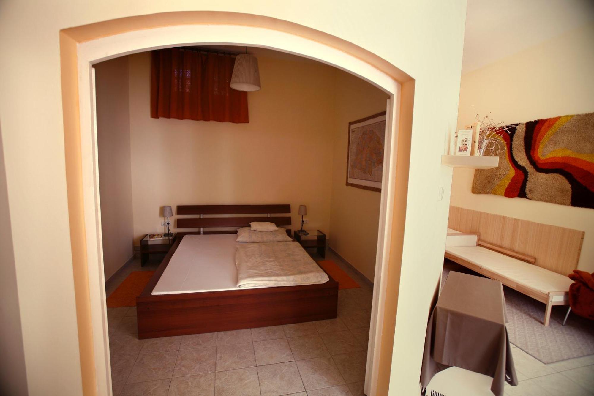 Keszi Panzio Otel Budakeszi Dış mekan fotoğraf