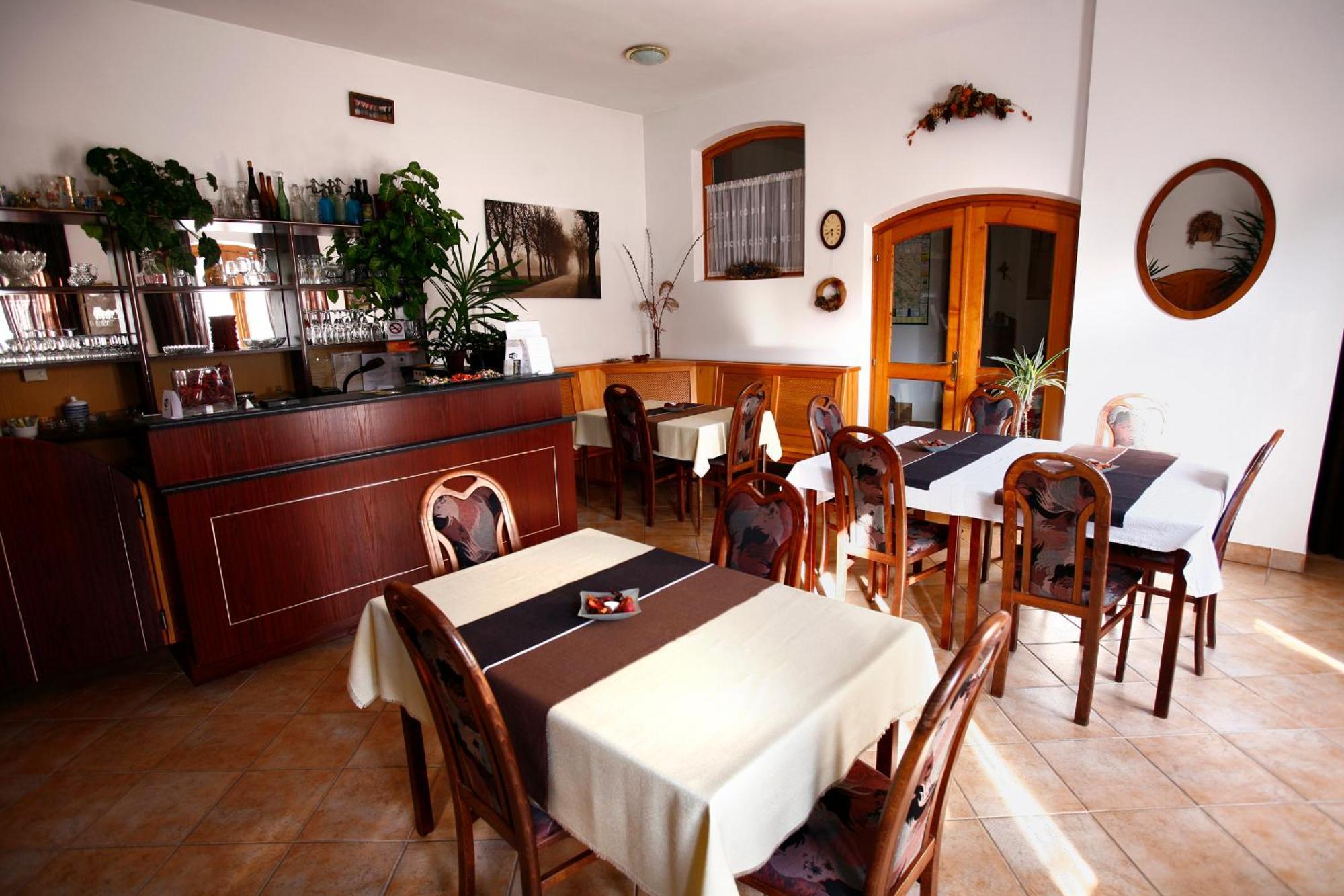 Keszi Panzio Otel Budakeszi Dış mekan fotoğraf