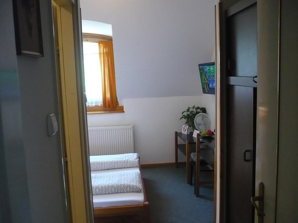 Keszi Panzio Otel Budakeszi Dış mekan fotoğraf